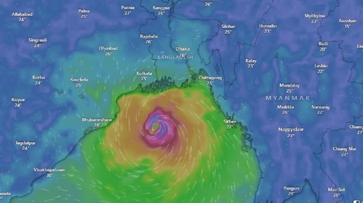 ঘূর্ণিঝড় ‌‘হামুন’র তাণ্ডব, কক্সবাজারে ৩ জনের মৃত্যু