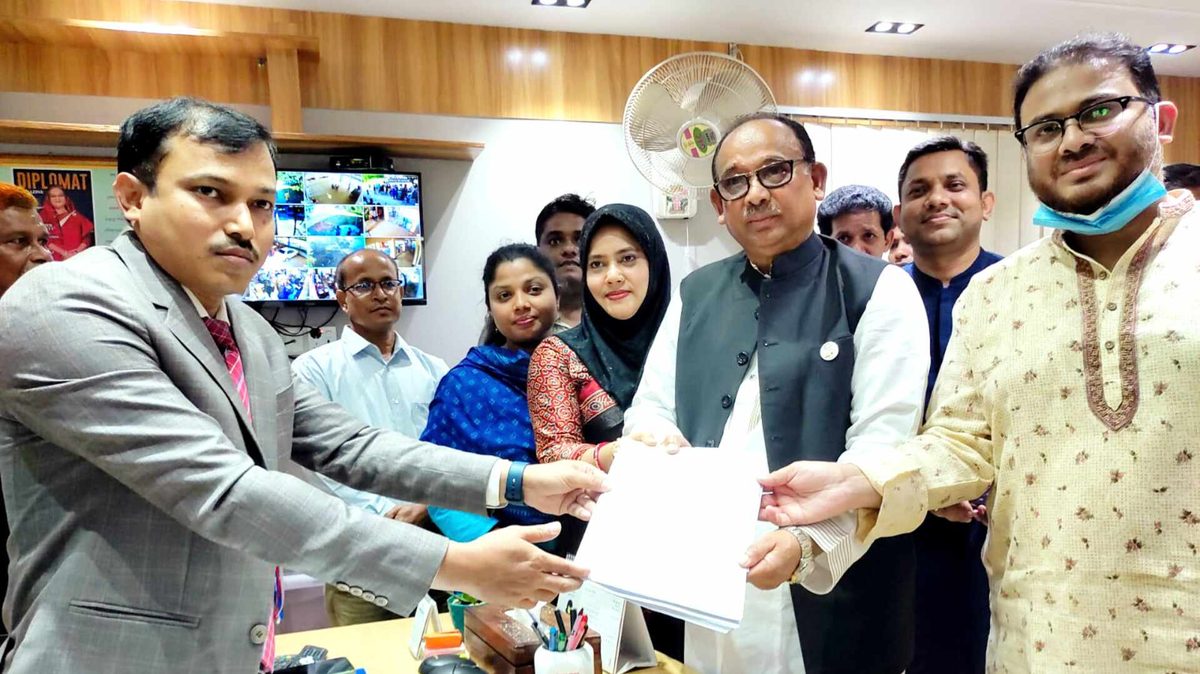 পঞ্চগড়-২ আসনে মনোনয়ন পত্র দাখিল করলেন রেলমন্ত্রী