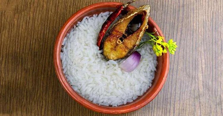 রমনা পার্কে এক প্লেট পান্তা-ইলিশ ৬০০ টাকা