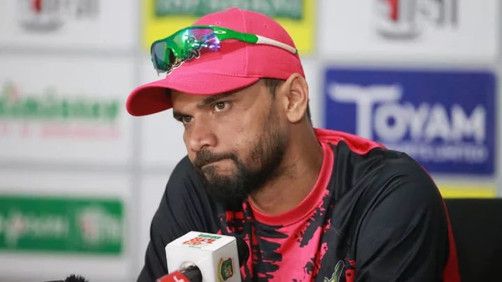 বিপিএল থেকে বিরতি নিচ্ছেন মাশরাফি