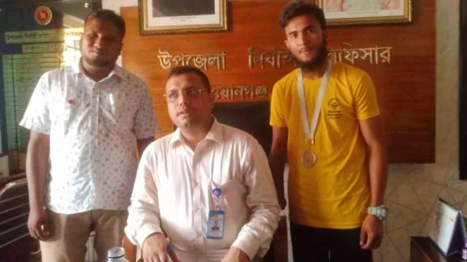 ক্রিকেট খেলতে অস্ট্রেলিয়ায় যাচ্ছেন জামালপুরের শিহাব