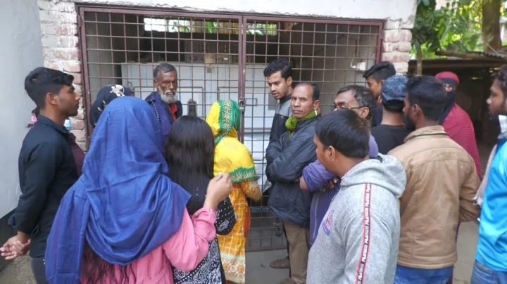 স্বামীর ছুরিকাঘাতে প্রাণ গেল স্ত্রীর