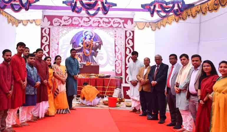 বেরোবি উৎসবমুখর পরিবেশে সরস্বতী পূজা উদযাপন