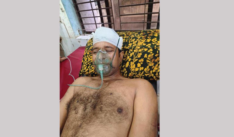 খোকসায় ইউপি চেয়ারম্যানকে কুপিয়ে জখম