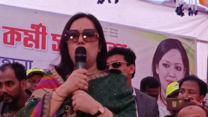 রুমিন ফারহানার সভা মঞ্চের পাশে মিলল ৩ ককটেল