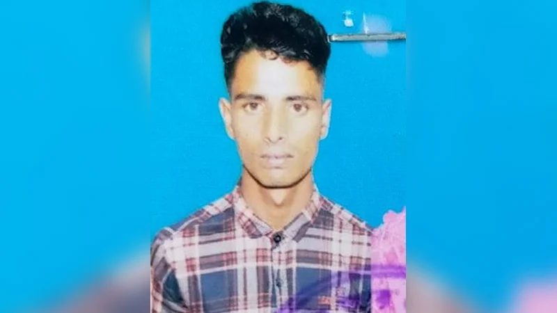 অভিমানে যুবকের আত্মহনন, গৃহবধূর মাথা ফাটাল শ্বশুর