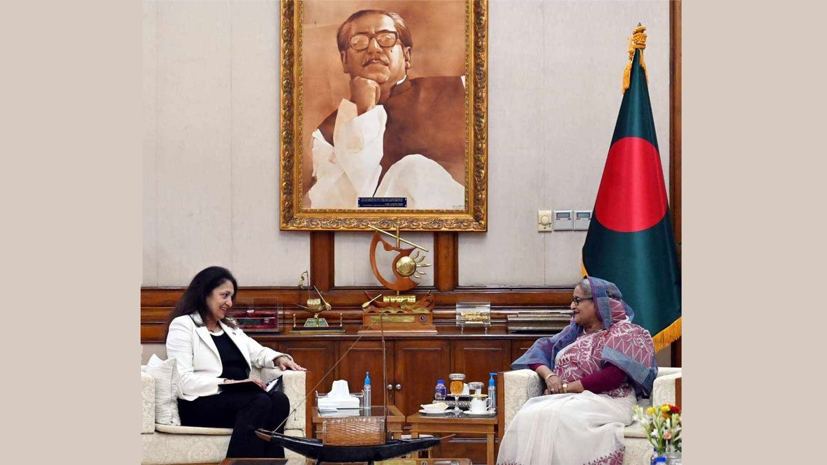 প্রধানমন্ত্রীর সঙ্গে উজরা জেয়ার সৌজন্য সাক্ষাৎ