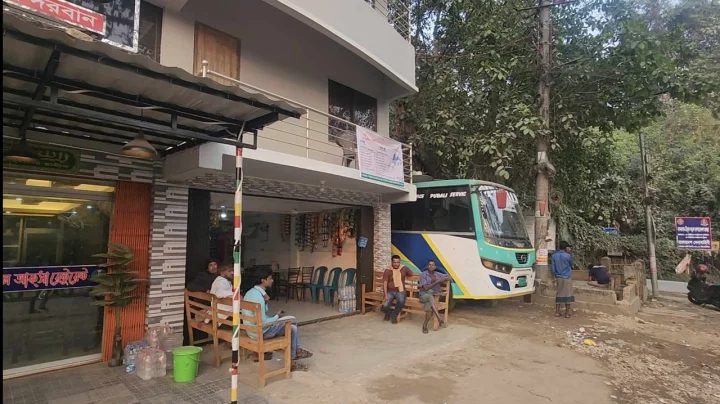 বান্দরবানের তিন উপজেলায় গণপরিবহন চলাচল স্বাভাবিক