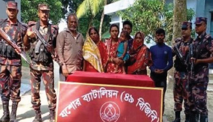 অবৈধভাবে ভারতে যাওয়ার পথে শিশুসহ গ্রেপ্তার ৬
