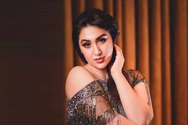 যে কারণে বোরকা পরবেন অপু বিশ্বাস