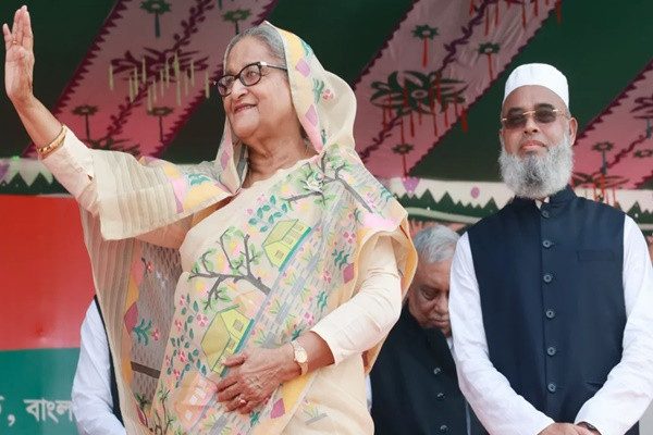 কাওলা জনসভামঞ্চে শেখ হাসিনা