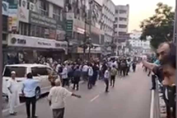 মহাখালীতে ভবনে আগুন: আমতলী টু গুলশান সড়কে যান চলাচল বন্ধ