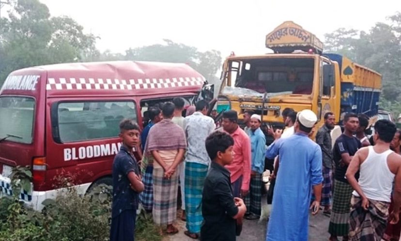 বিজয়নগরে ট্রাকচাপায় অ্যাম্বুল্যান্সচালক নিহত
