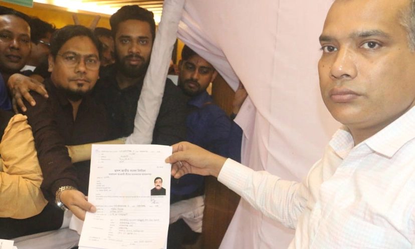 মনোনয়ন ফরম জমা দিলেন শামীম ওসমান