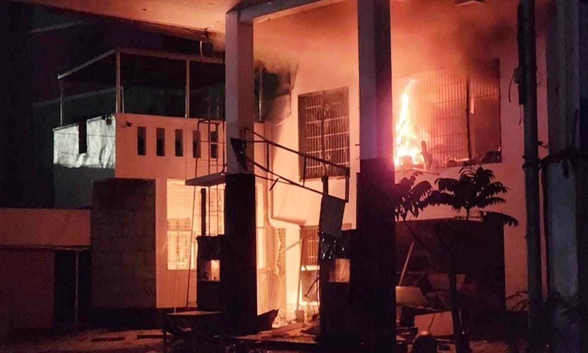 মহাখালীতে পেট্রোল পাম্পে আগুন