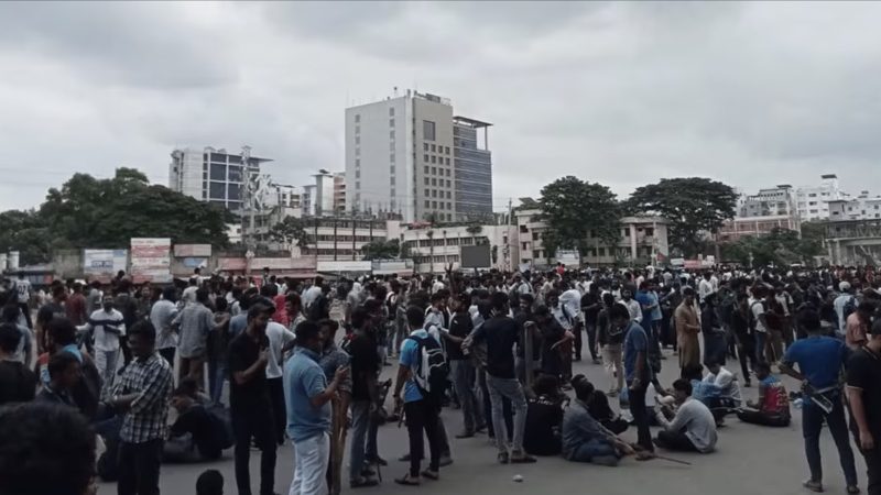 ছেলের মৃত্যুর খবর শুনে দেশে ছুটে এলেন বাবা, বিমানবন্দরে হৃদয়বিদারক দৃশ্য