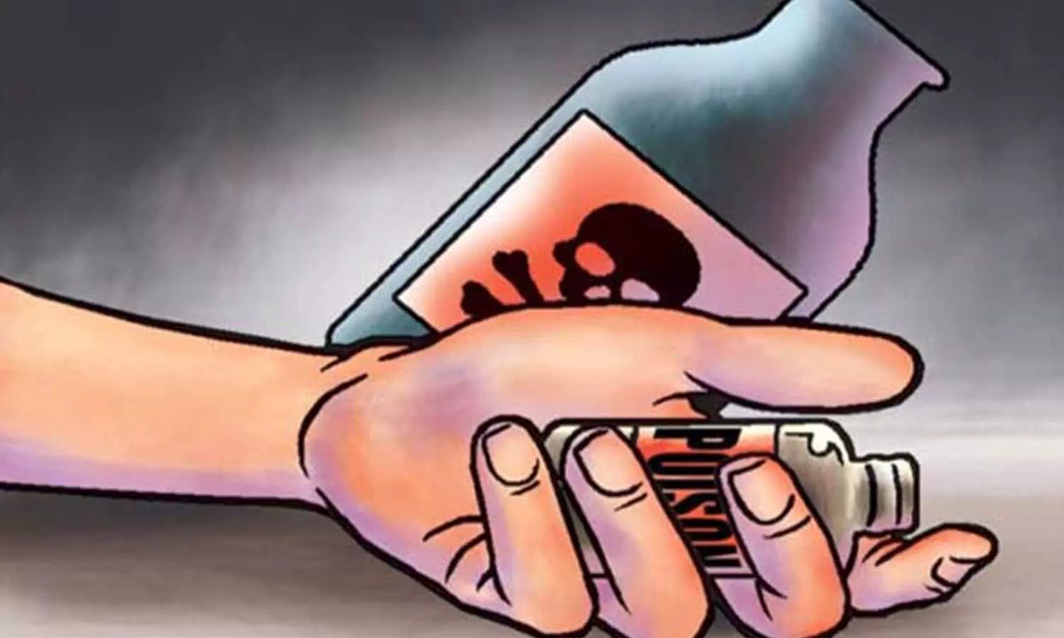 প্রেমের বিয়ের একমাস না যেতেই একসঙ্গে বিষপান, স্ত্রীর মৃত্যু