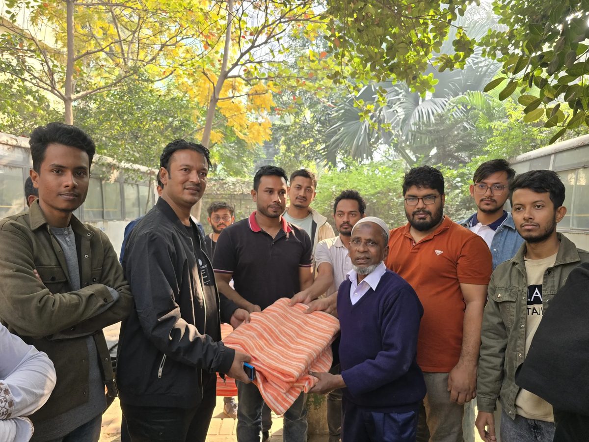 কেক নয়, কম্বলে উষ্ণতা—জন্মদিনে মানবিক দৃষ্টান্ত স্থাপন করলেন ছাত্রদল নেতা শাহরিয়ার