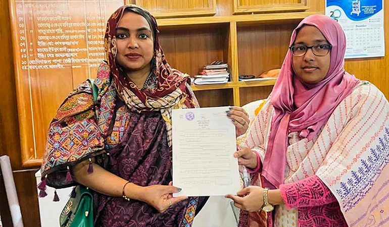 জামালপুর-৩ আসনে মনোনয়নপত্র কিনলেন পূথি