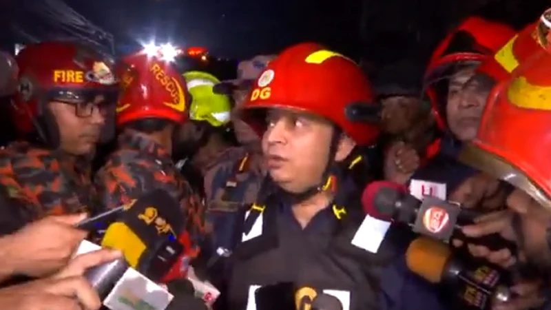 বেইলি রোডে ভয়াবহ অগ্নিকাণ্ডে ৪৫ মৃত্যু: পাঁচ সদস্যের তদন্ত কমিটি গঠন