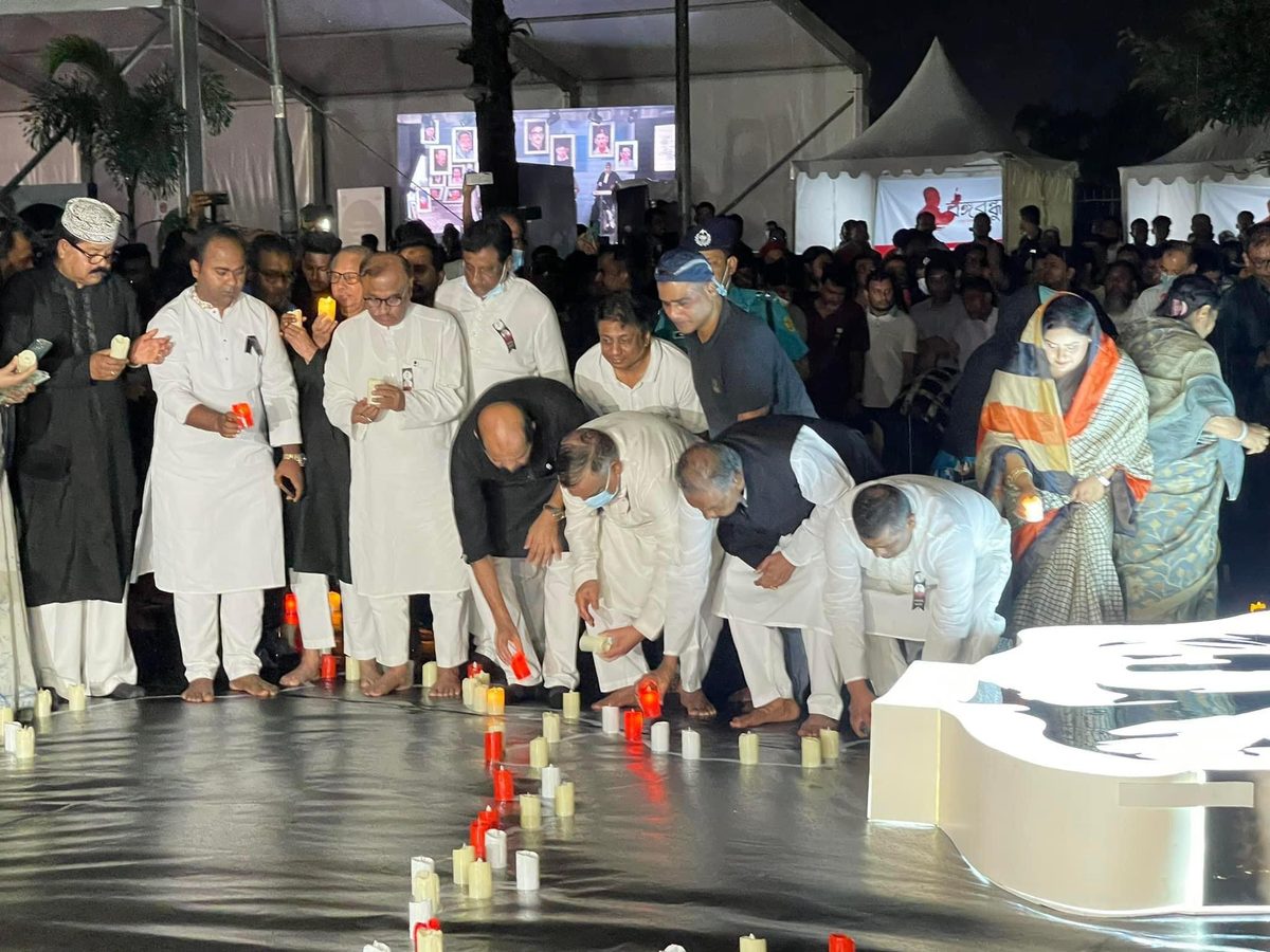 শোক দিবসের প্রথম প্রহরে ঢাকা উত্তর সিটি কর্পোরেশনের মোমবাতি প্রজ্বলন