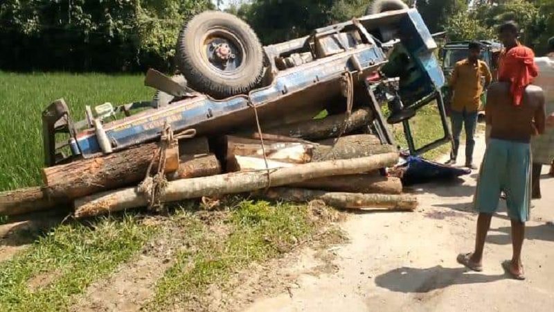নাইক্ষ্যংছড়িতে ট্রলি উল্টে একজন নিহত, আহত ১