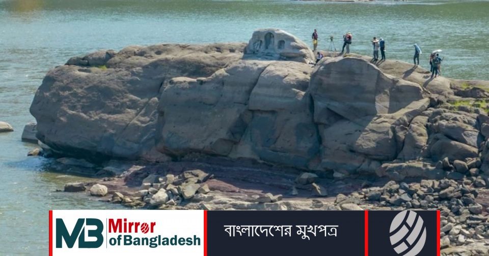 নদীর বুকে জেগে উঠল ৩ বুদ্ধমূর্তি