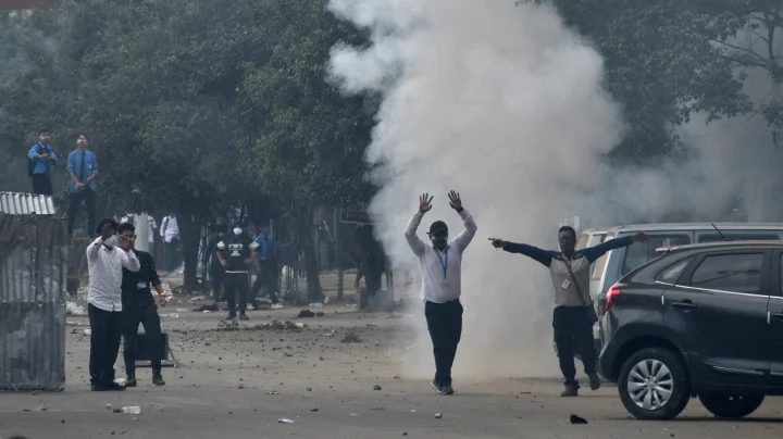 ভারতের মণিপুরে কারফিউ, শিক্ষাপ্রতিষ্ঠান বন্ধ