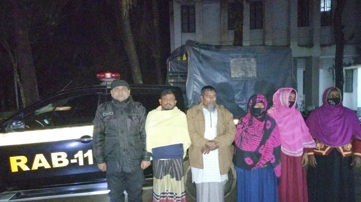 লক্ষ্মীপুরে কৃষক হত্যা মামলায় স্ত্রী ও শ্বশুরসহ গ্রেপ্তার ৫