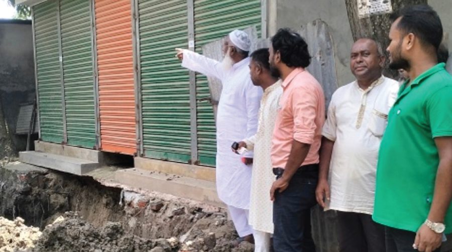 কিশোরগঞ্জে উন্নয়ন কাজ পরিদর্শনে পৌর মেয়র