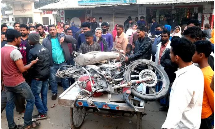 ট্রাকের চাকায় খণ্ড-বিখণ্ড দেহ, ঘটনাস্থলেই দুজনের মৃত্যু