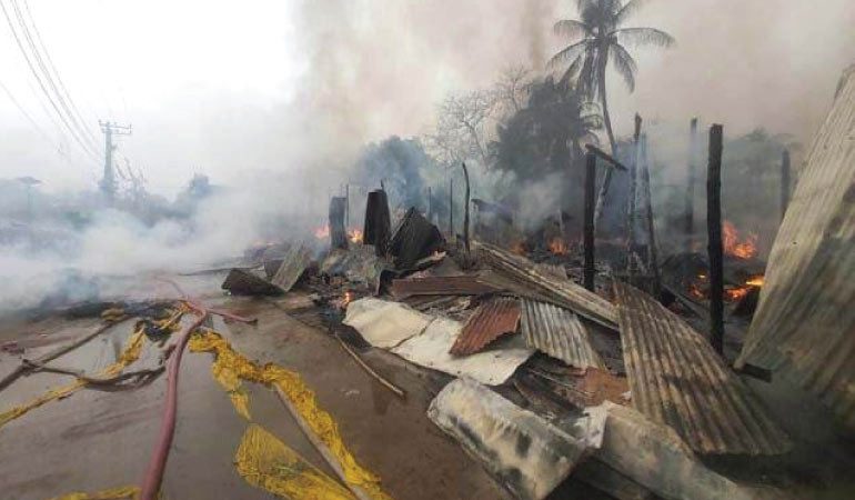 থানছি বলিবাজারে আগুনে পুড়েছে ৫৭ দোকান