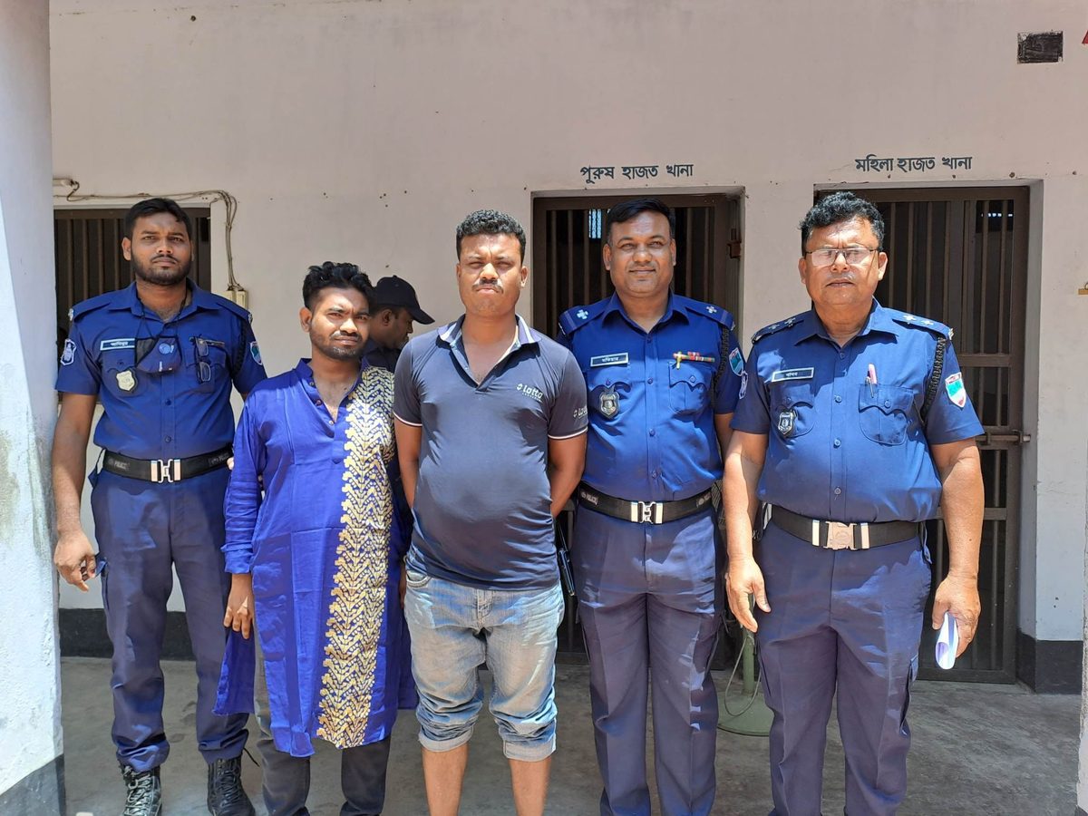 কুমারখালীতে ইয়াবাসহ ২ মাদক ব্যবসায়ী আটক