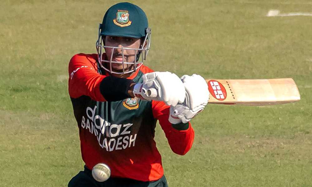বিফলে সৌম্যর অলরাউন্ড পারফরম্যান্স, ৩০০ করেও হার বাংলাদেশের