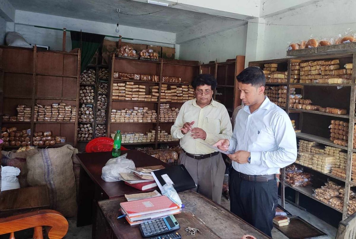 খাবারে ক্ষতিকর কেমিক্যাল, দুই ব্যবসায়ীকে জরিমানা