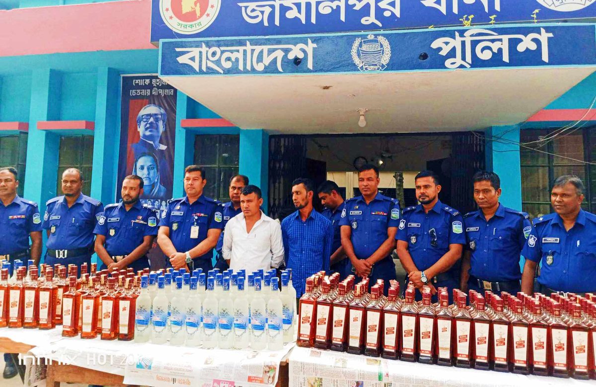 জামালপুরে ২৪০ বোতল বিদেশি মদসহ দুই মাদক ব্যবসায়ী আটক