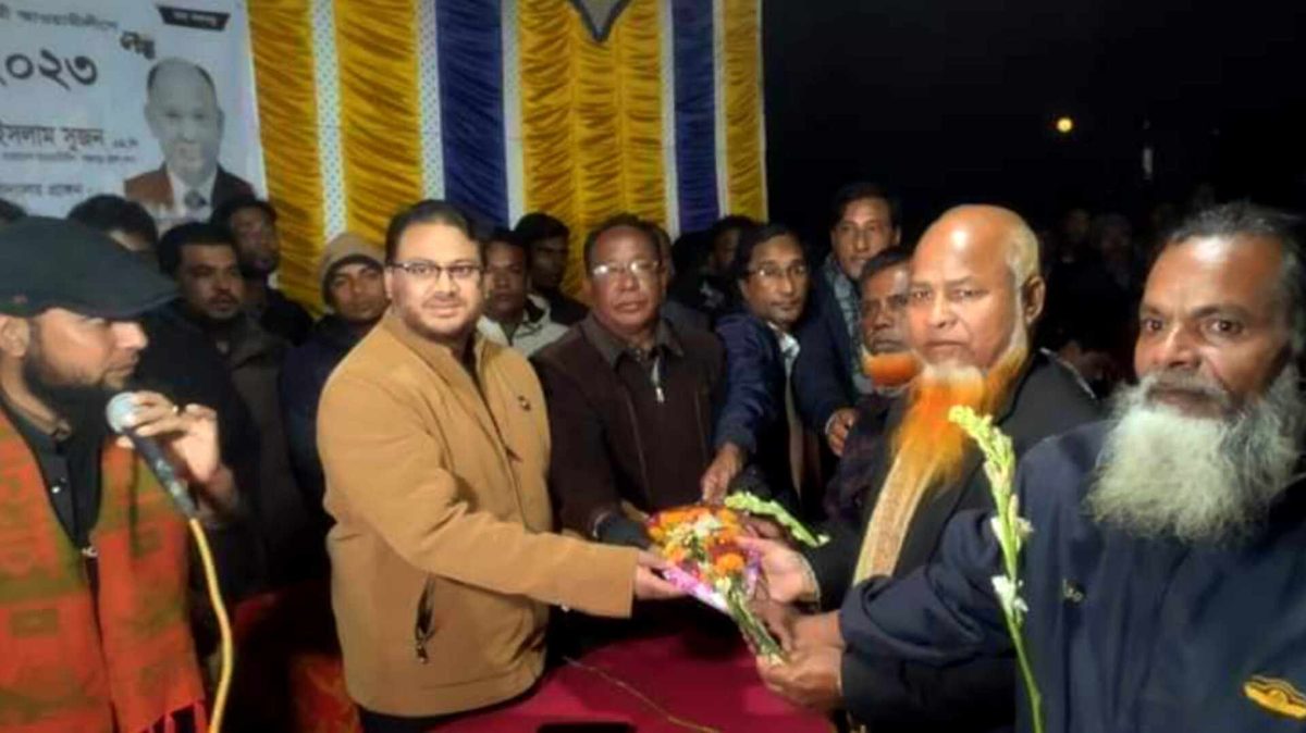দেবীগঞ্জে বিএনপি-জাতীয় পার্টির তিন শতাধিক নেতাকর্মীর আ.লীগে যোগদান