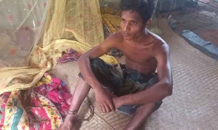 স্বামীকে শিকল দিয়ে বেঁধে স্ত্রীকে পাষবিক নির্যাতন