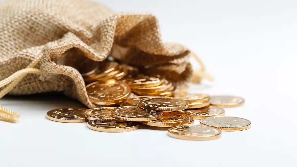 যে পাঁচ কারণে মানুষের রিজিক কমে