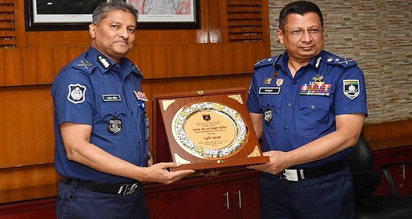 অবসরে গেলেন এটিইউ প্রধান এসএম রুহুল আমিন