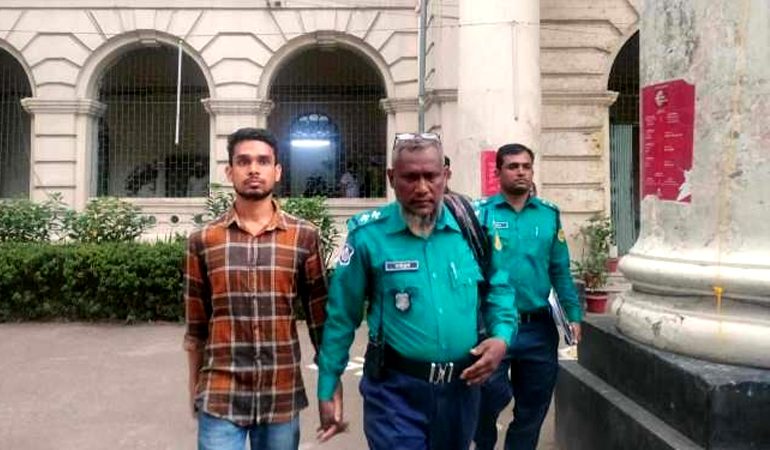 হিযবুত তাহরীরের লিফলেট বিতরণকালে ঢাবি শিক্ষার্থী আটক