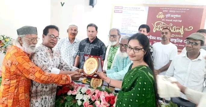 জামালপুরে স্বরকলার এক দশক পূর্তিতে গুণীজন সংবর্ধনা