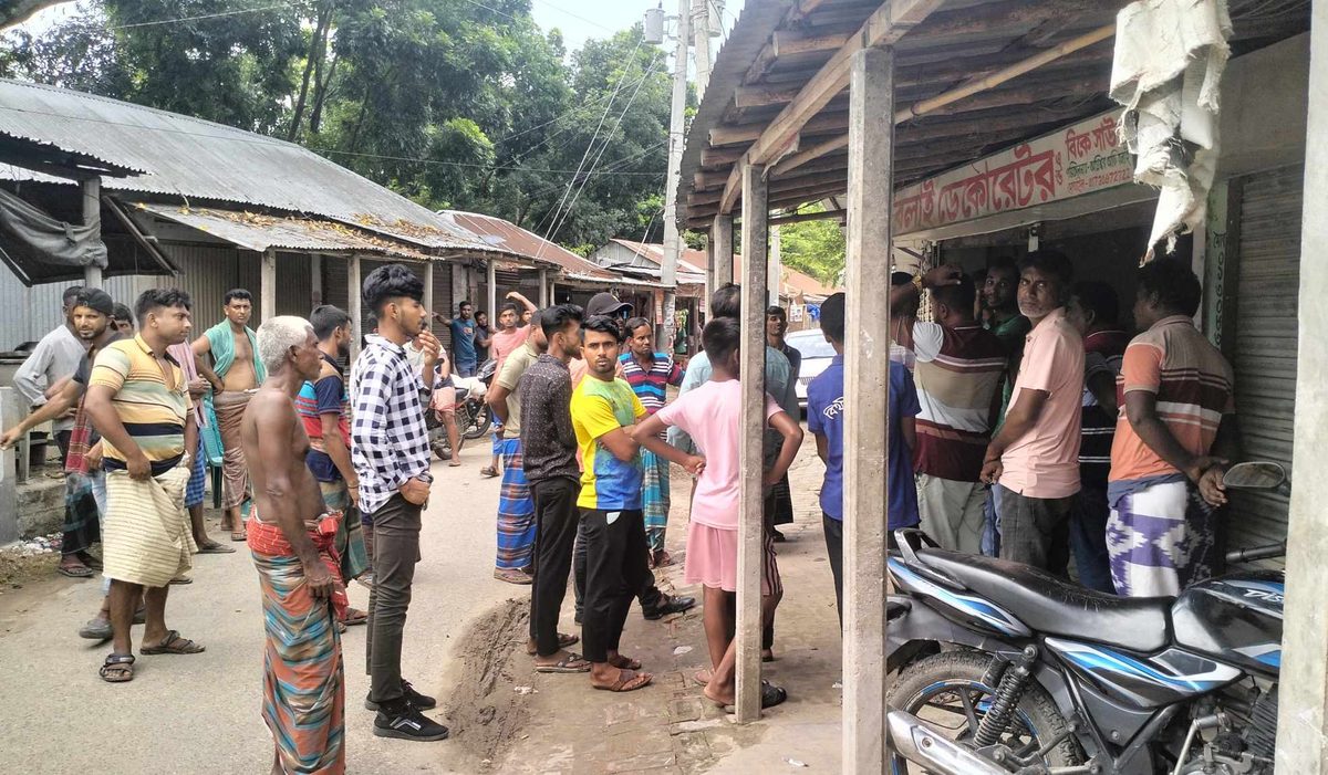কুমারখালীতে পূর্ব শত্রুতার জেরে হামলা ভাংচুর, ইউপি সদস্য গ্রেফতার