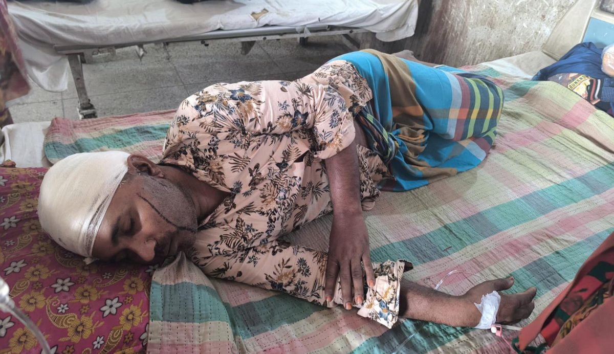 জামালপুরে বিকাশ ব্যবসায়ীকে হাতুড়িপেটা করে ৫ লাখ টাকা ছিনতাই