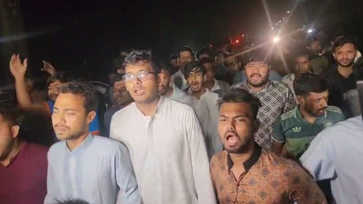 জাকসু নির্বাচন বর্জনের পর ছাত্রদলের বিক্ষোভ