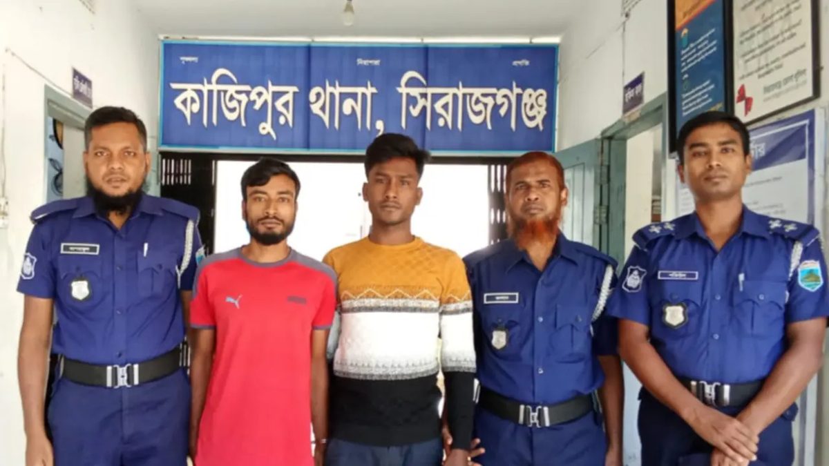গৃহবধূর গোসলের ভিডিও করেন দুই যুবক, অতঃপর...