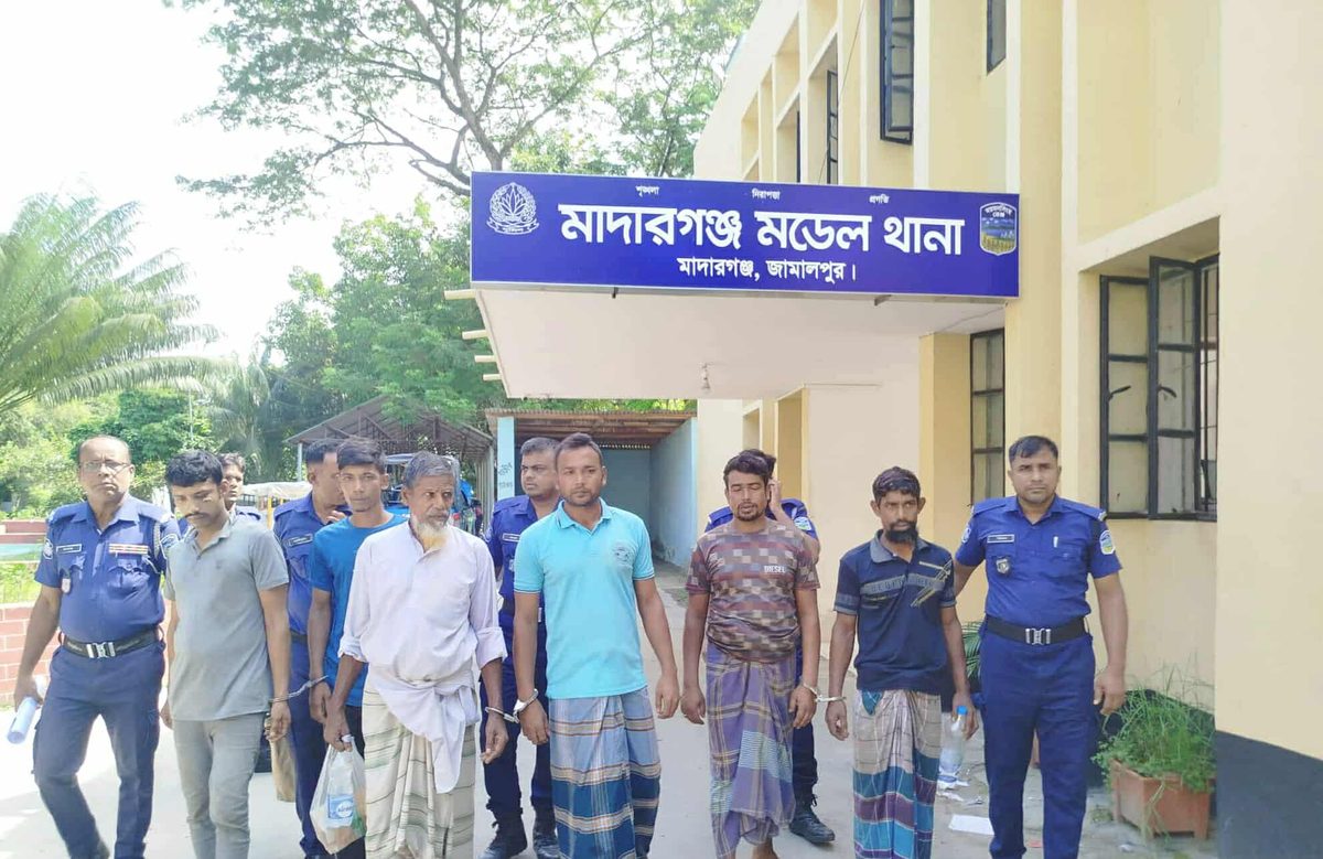 জামালপুরে পুলিশ পিটিয়ে আসামী ছিনতাইয়ের ঘটনায়,গ্রেফতার ৪