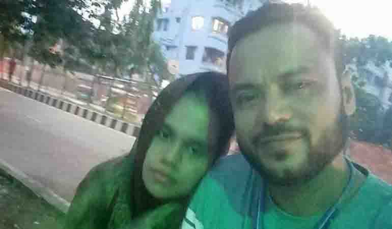 ডিভোর্স দেয়ায় সাবেক স্ত্রীর গায়ে আগুন দিলেন স্বামী