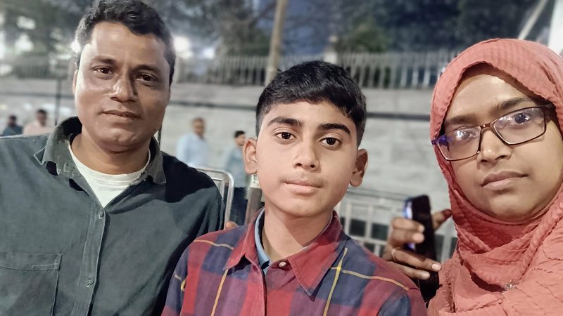ছেলের জীবন বাঁচাতে বাবার কিডনি বিক্রির ঘোষণা