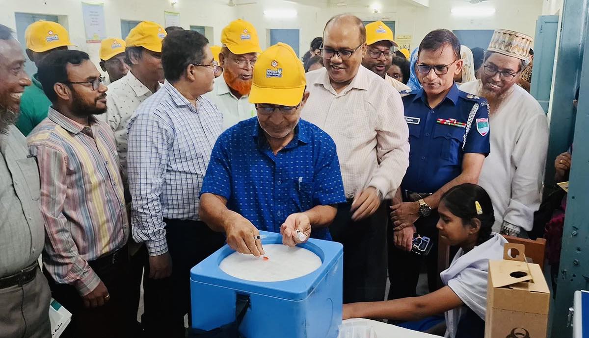 কুষ্টিয়ায় টাইফয়েড প্রতিরোধে টিকাদান কর্মসূচি শুরু